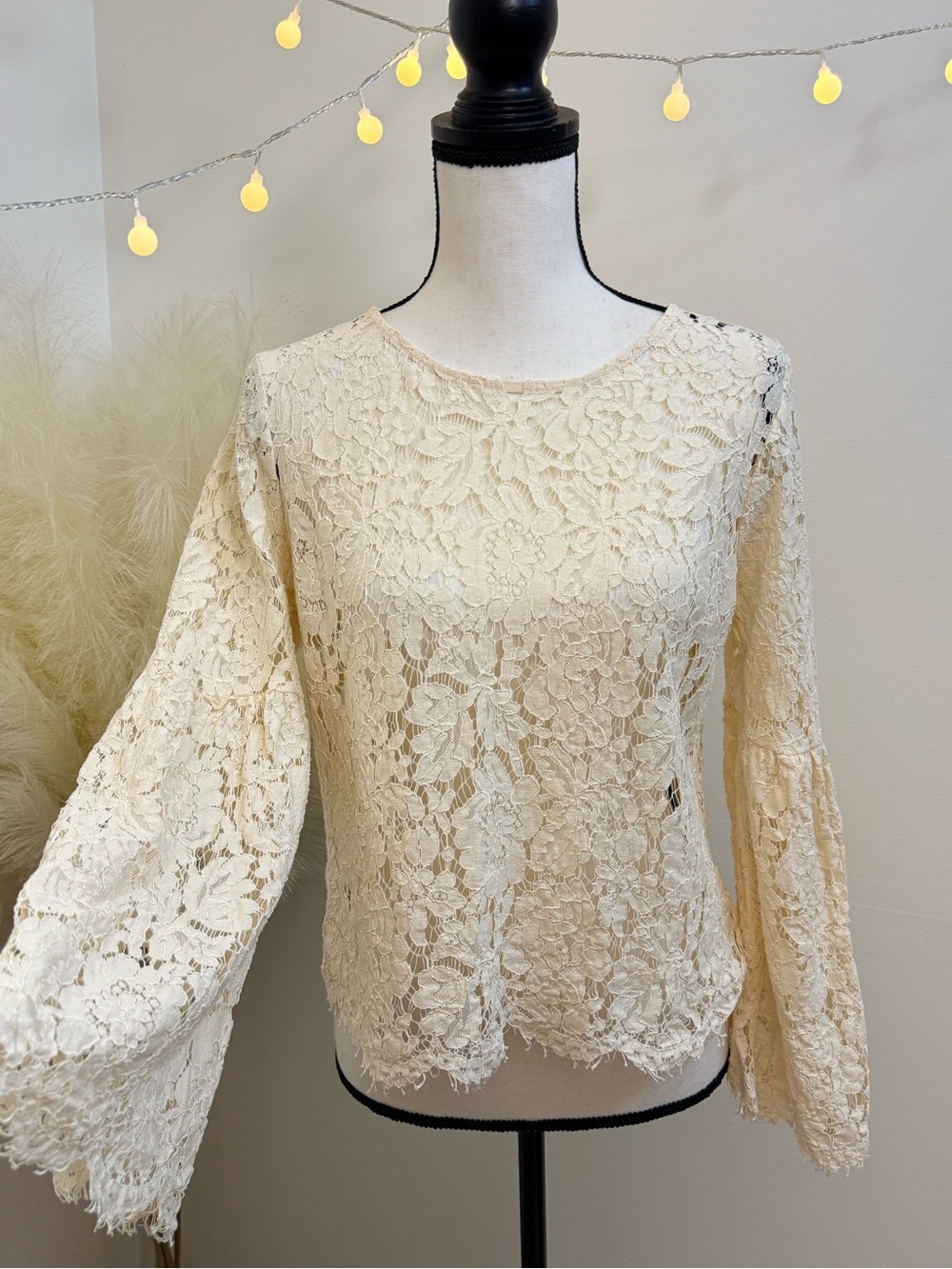 🌾Coco + Jaimeson Ivory Lace‎ Bell Sleeve Top